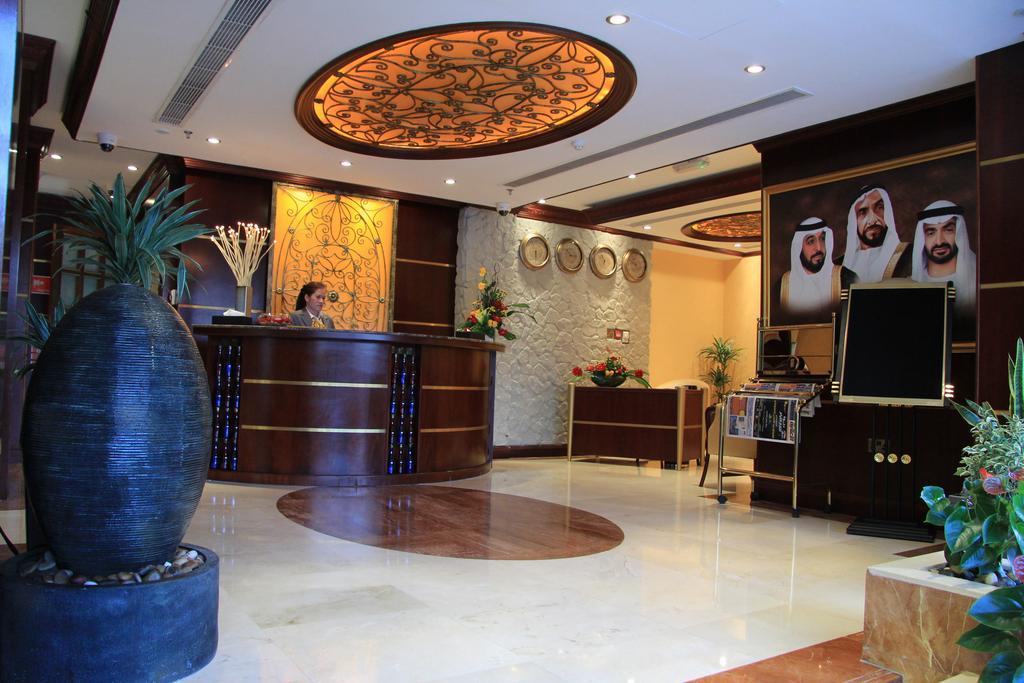 Trianon Royal Hotel Abu Dhabi Esterno foto