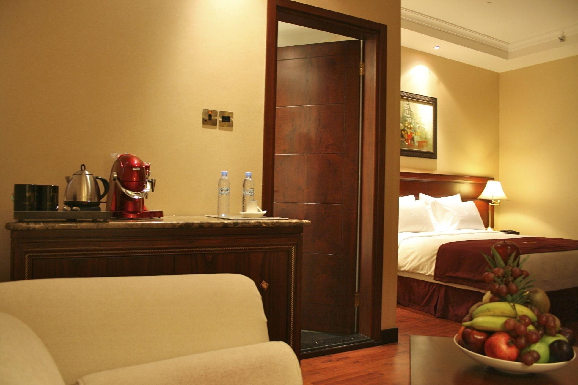 Trianon Royal Hotel Abu Dhabi Esterno foto