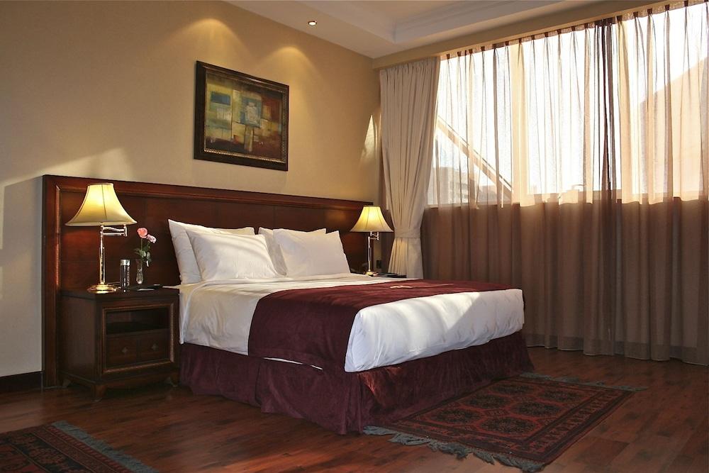 Trianon Royal Hotel Abu Dhabi Esterno foto
