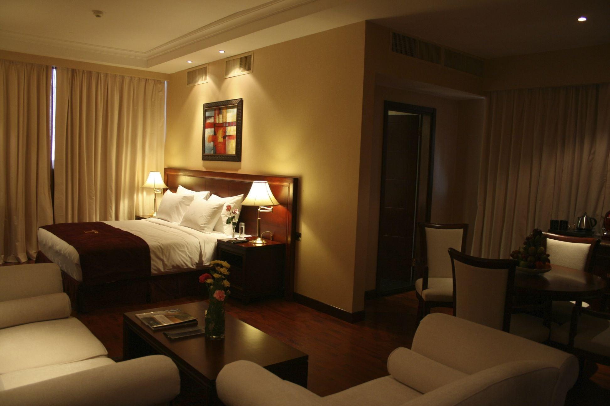 Trianon Royal Hotel Abu Dhabi Esterno foto