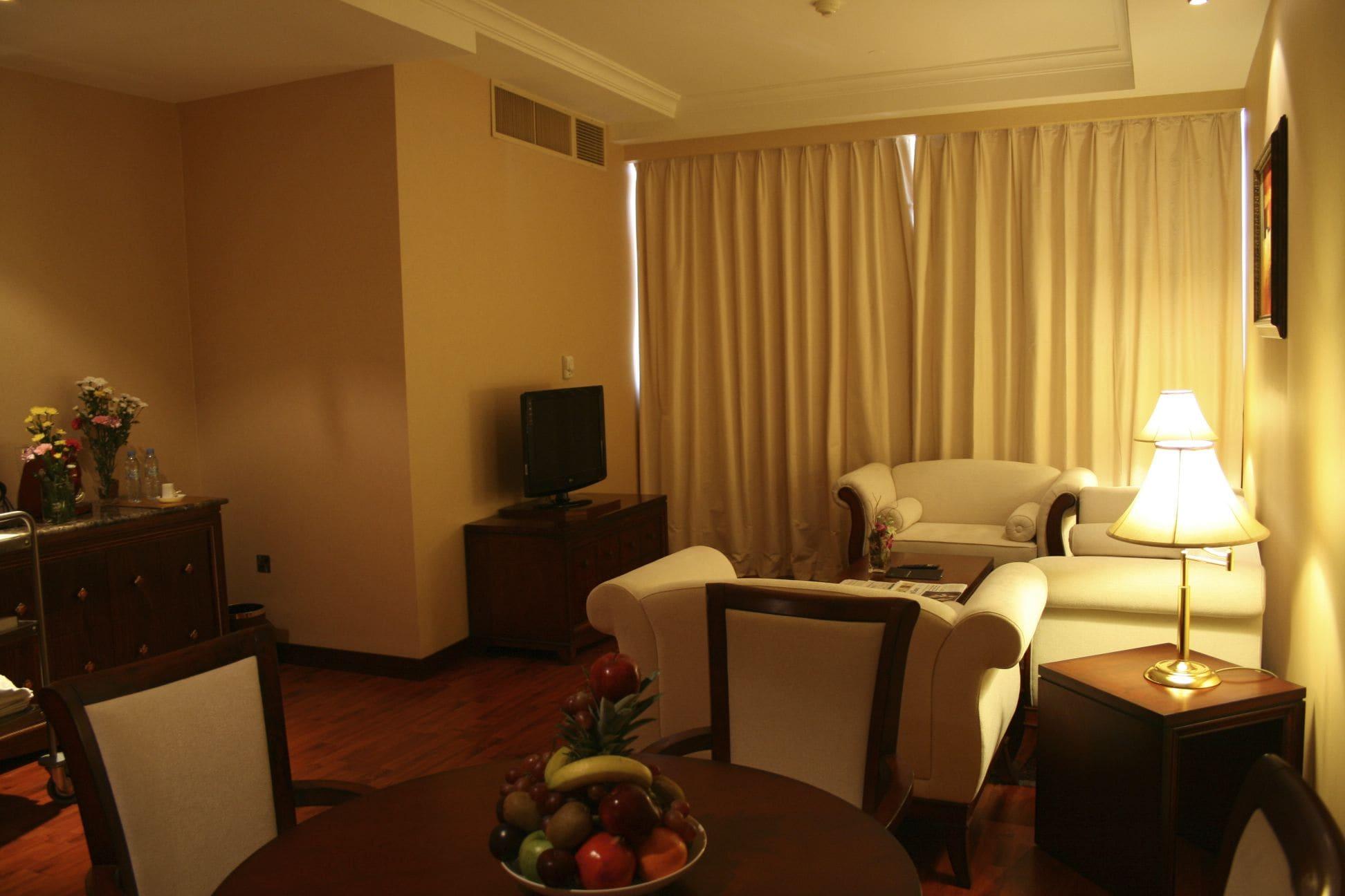Trianon Royal Hotel Abu Dhabi Esterno foto