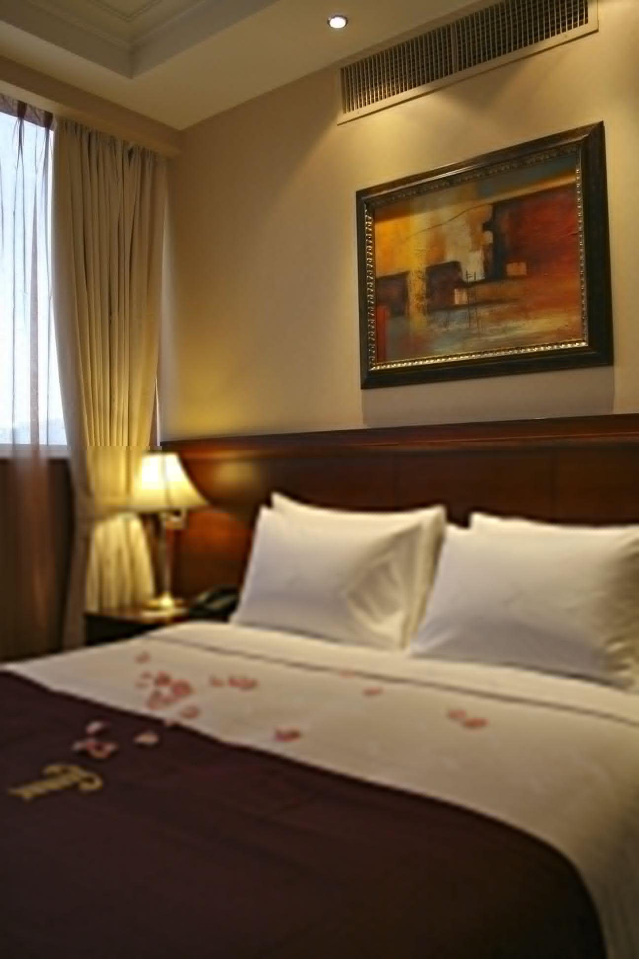 Trianon Royal Hotel Abu Dhabi Esterno foto