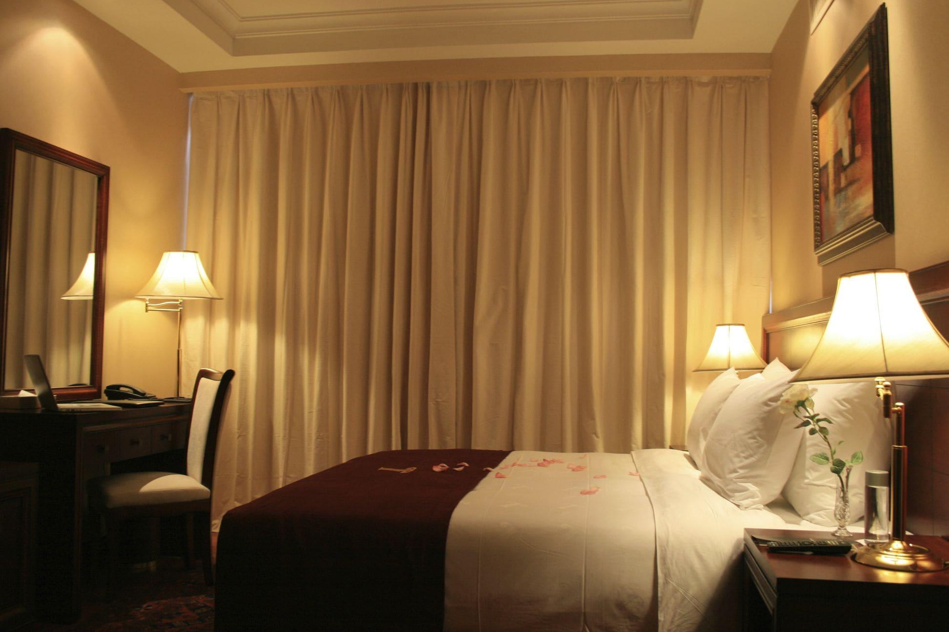 Trianon Royal Hotel Abu Dhabi Esterno foto